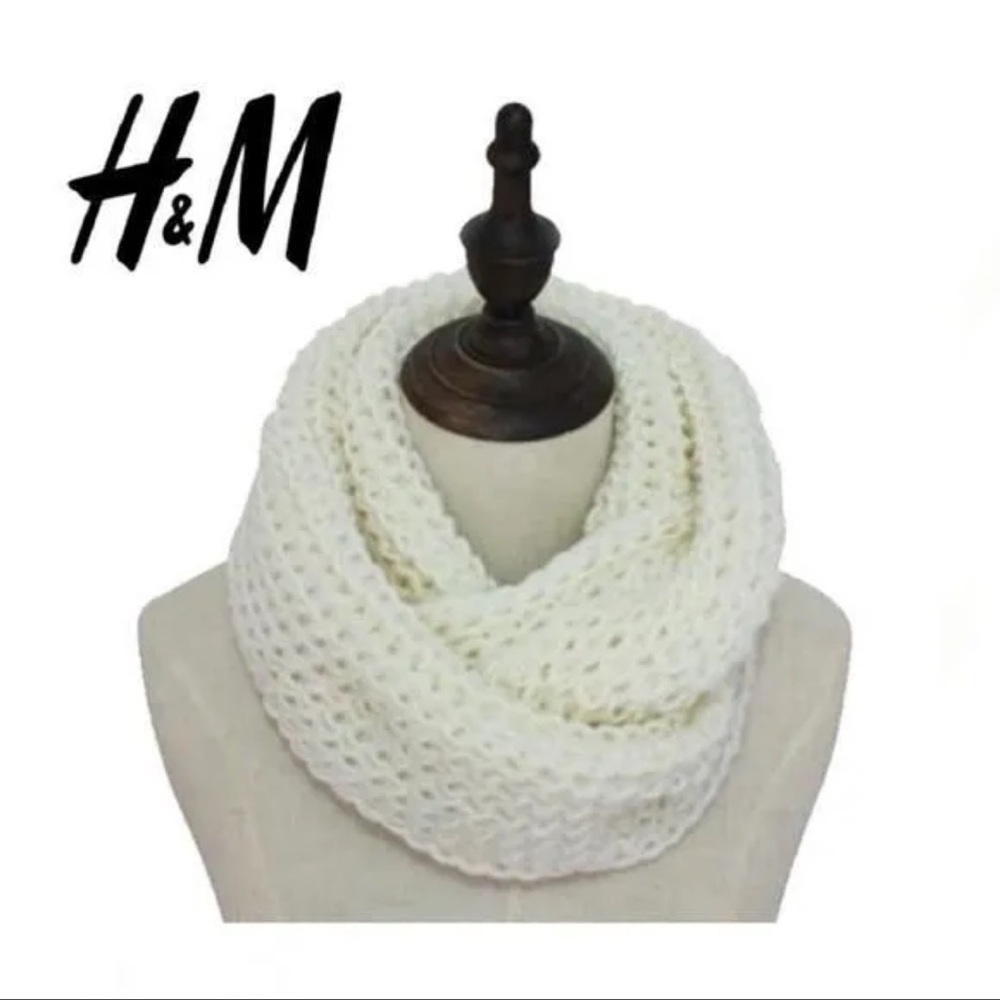 H&M Divided Soft Pointelle Knit White Cream Buttery Soft Infinity Scarf - Picture 6 of 11
